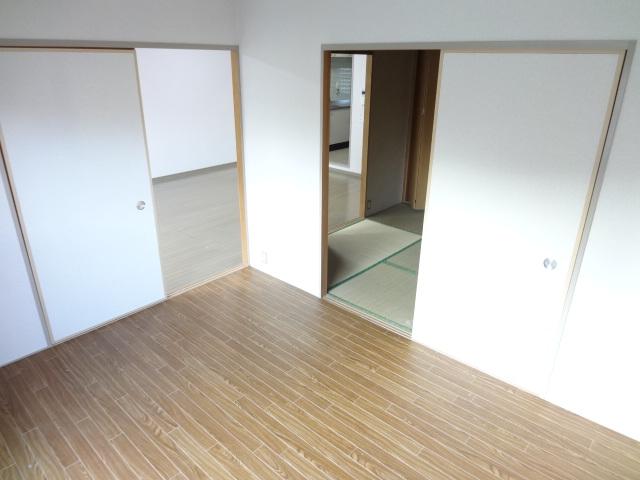 Living and room. South-facing room, Bright is