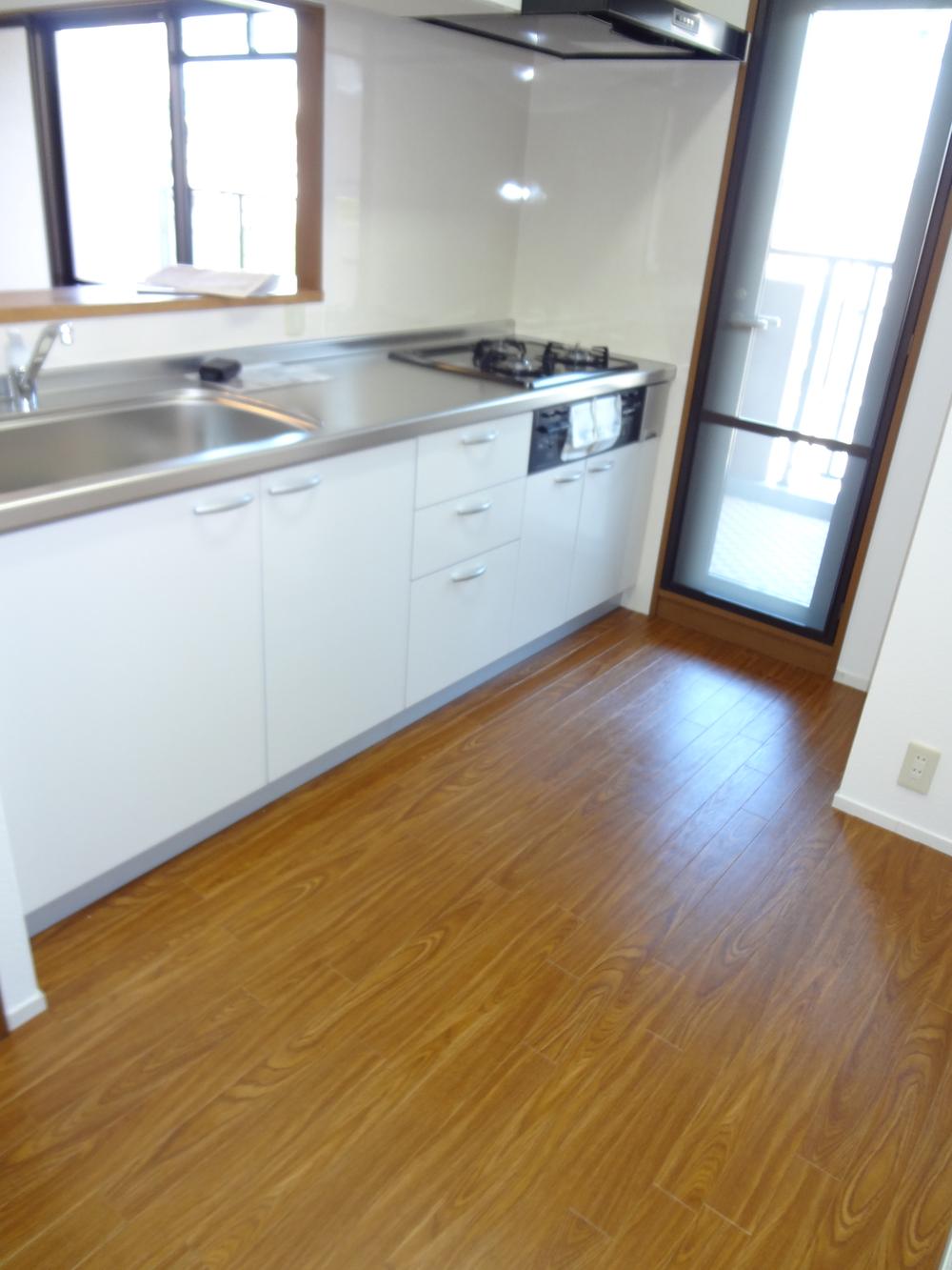 Kitchen. Indoor (11 May 2013) Shooting