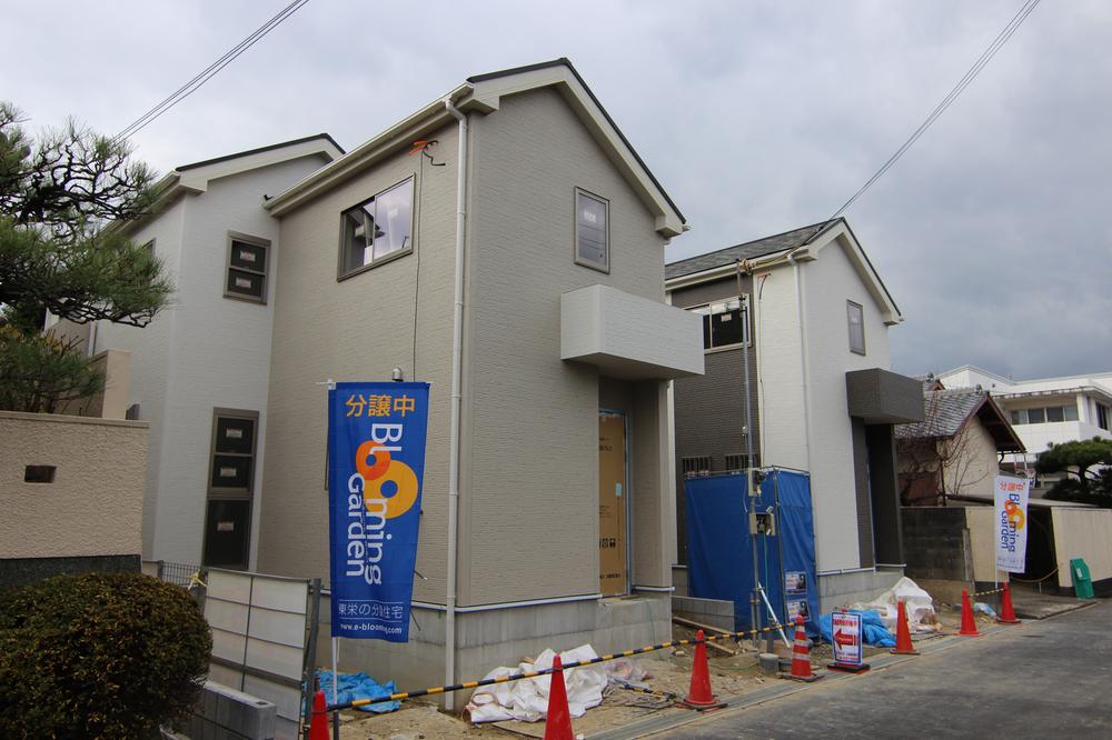 Local appearance photo. Local (12 May 2013) Shooting