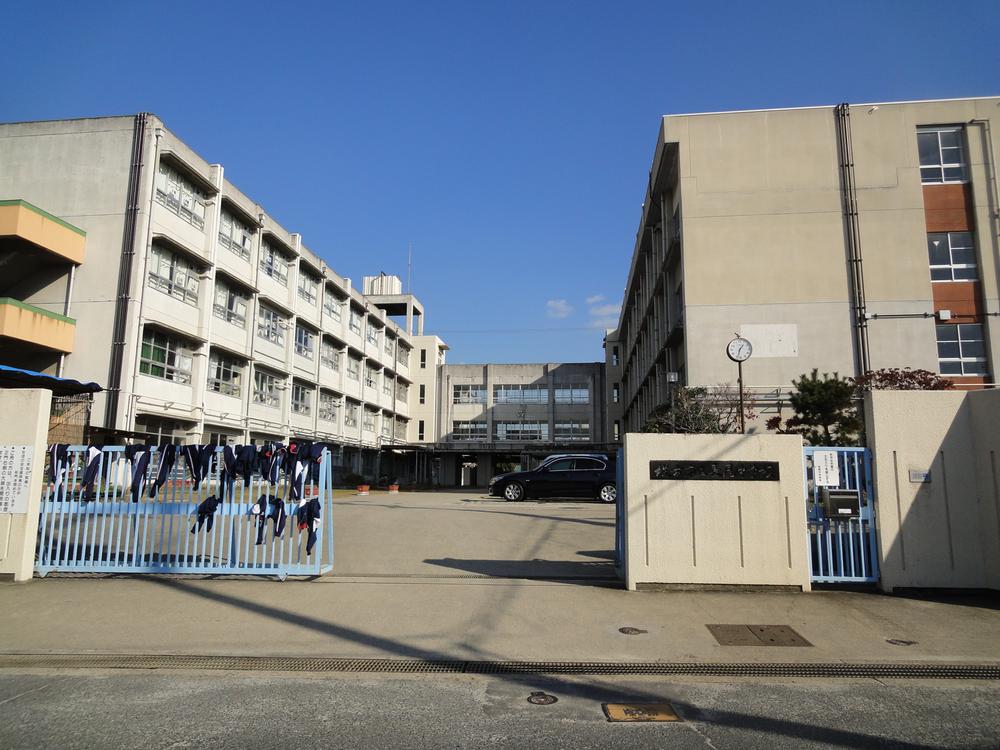 Junior high school. 1002m to Nagao Junior High School