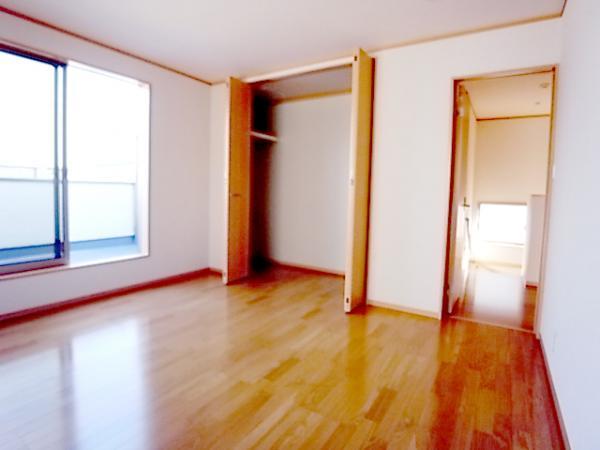 Same specifications photos (Other introspection). Same specifications Western-style