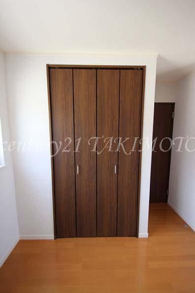 Other. Storage space rich! !