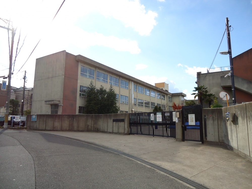 Primary school. 418m to Hirakata Municipal Sakuragaoka north elementary school (elementary school)