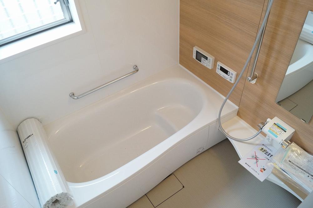 Bathroom. Local photo (bathroom) Bathroom heating dryer! Bathroom with TV!