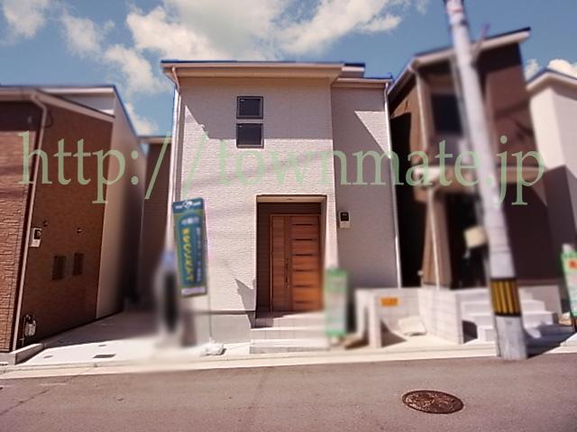 Local appearance photo. Bright and clean appearance