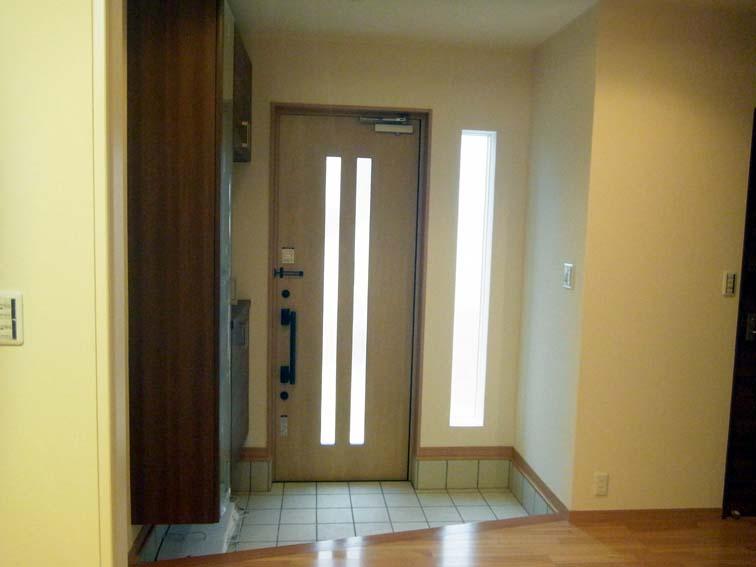 Entrance. Local (September 2013) Shooting