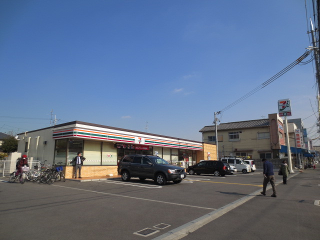 Convenience store. Seven-Eleven Hirakata Kuzuhaasahi 3-chome up (convenience store) 713m