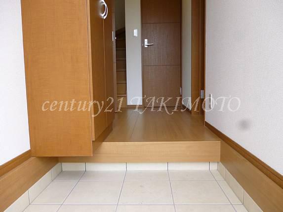 Same specifications photos (Other introspection). It is the entrance hall!