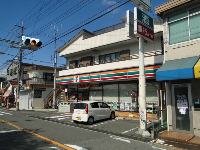 Convenience store. Seven-Eleven Hirakata village field station shop until (convenience store) 500m