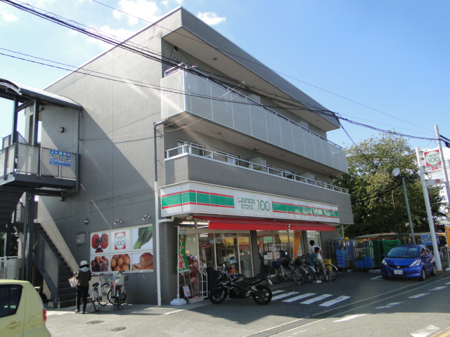 Convenience store. STORE100 Hirakata village field Station store (convenience store) to 547m