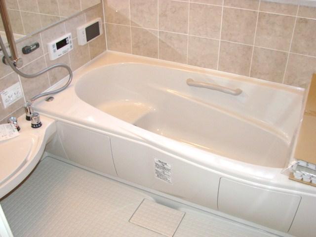 Bathroom. Local photo (bathroom) Bathroom heating dryer!