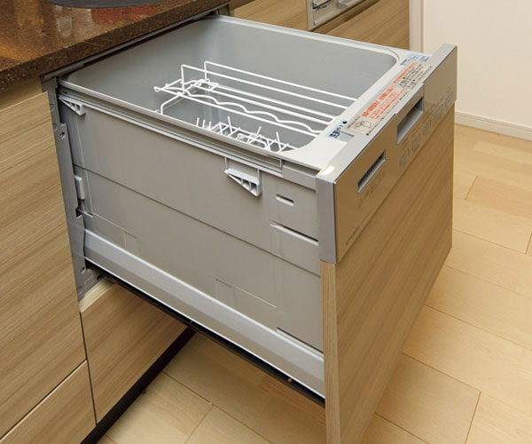 Kitchen.  [Dishwasher] Standard equipment at a stretch washable convenient dishwasher the whole family worth of tableware in large capacity. Since the pull-open type can be used in a comfortable position (same specifications)