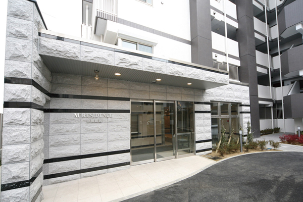 Features of the building.  [Entrance approach] January 2013 shooting