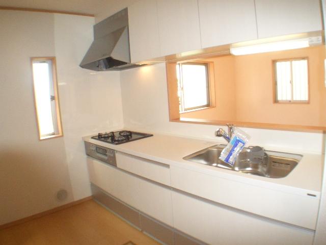 Kitchen. It is a popular face-to-face kitchen. It comes with a water purifier