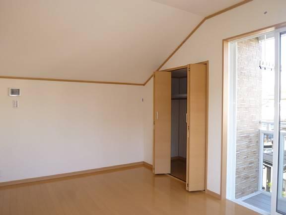 Non-living room. Storage space and spacious in each room is equipped with!