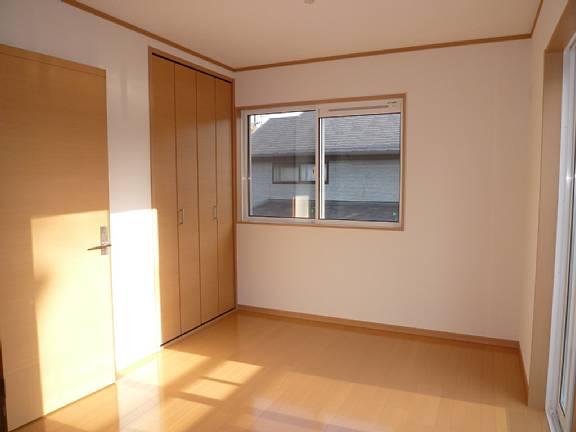 Non-living room. Ventilation is also good!