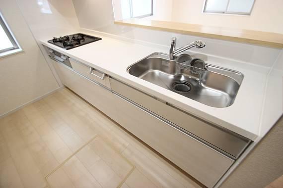 Kitchen. It is a popular face-to-face kitchen! !