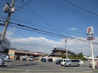 Convenience store. Seven-Eleven Hirakata Ikagahon the town store (convenience store) to 330m