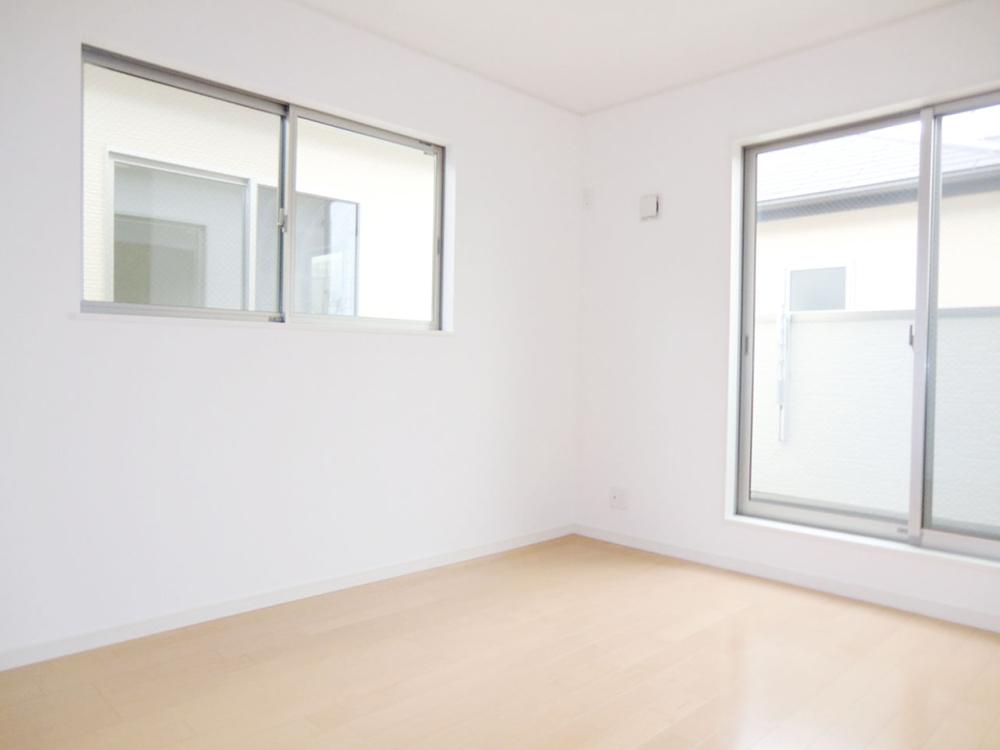 Same specifications photos (Other introspection). Same specifications photos (Western-style)