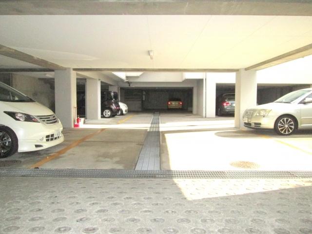 Other common areas. There is parking free