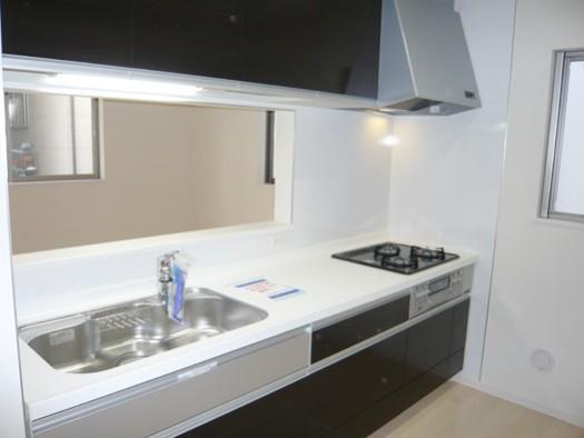 Same specifications photo (kitchen). Same specifications photo (kitchen) Slide storage! Water purifier with shower!