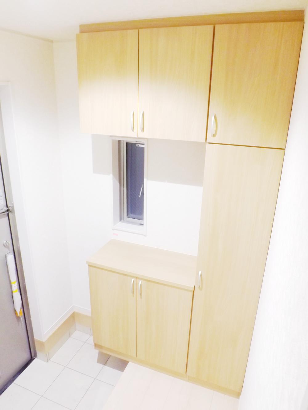 Other introspection. Local photos (entrance)