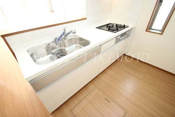 Same specifications photo (kitchen). Kitchen is a popular face-to-face!