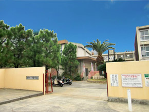 Junior high school. Nakamiya 660m walk 9 minutes until junior high school. Club activities are thriving, Echoing a cheerful voice from the after school ground. Rest assured that home from school is also close slowed