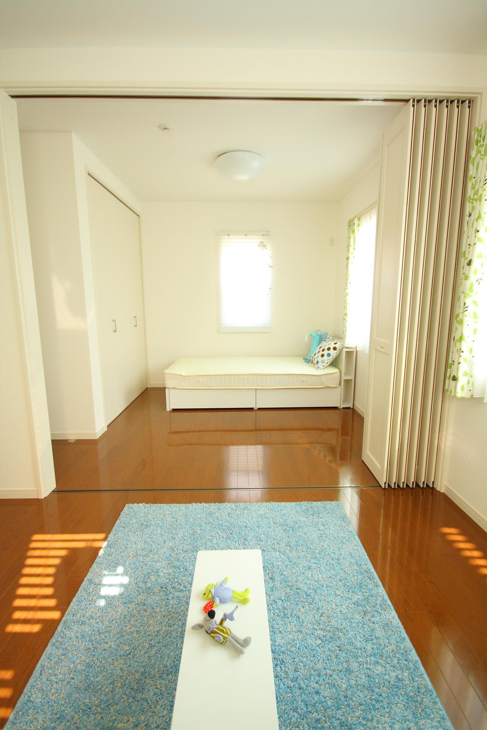 Other introspection. Indoor (April 2012) shooting