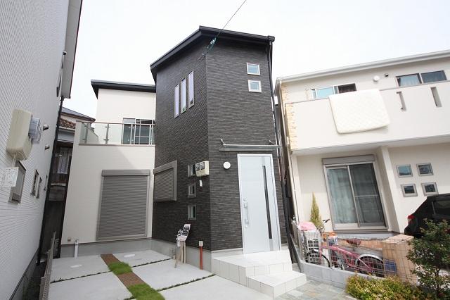 Local appearance photo. Local (10 May 2013) Shooting