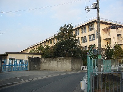 Primary school. 1025m to Hirakata Municipal Ikaganishi elementary school (elementary school)