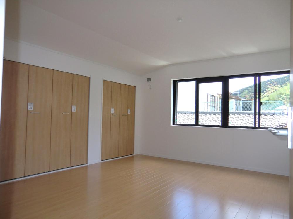 Same specifications photos (Other introspection). Same specifications photos (Western-style)