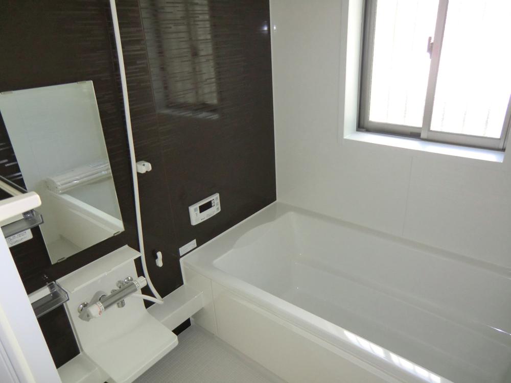 Same specifications photo (bathroom). Same specifications photo (bathroom) Bathroom with bathroom heating dryer!