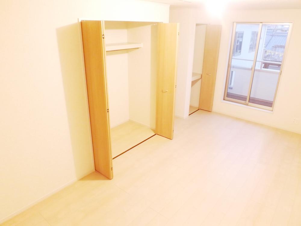 Non-living room. Local photos (Western-style)