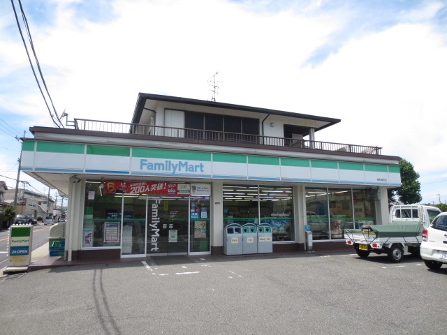 Convenience store. 252m to FamilyMart Takada store (convenience store)