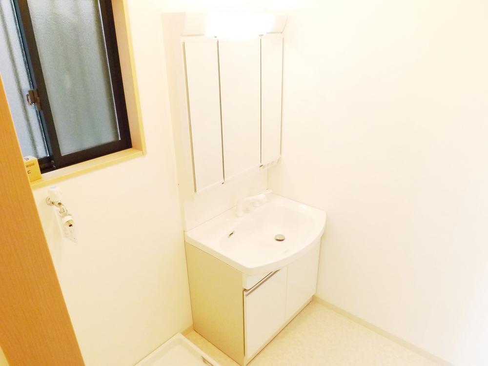 Other Equipment. With hand shower! Cleansing also shampoo happy!