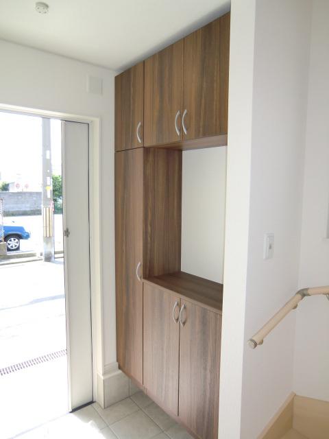 Same specifications photos (Other introspection). Same specifications photos (entrance)