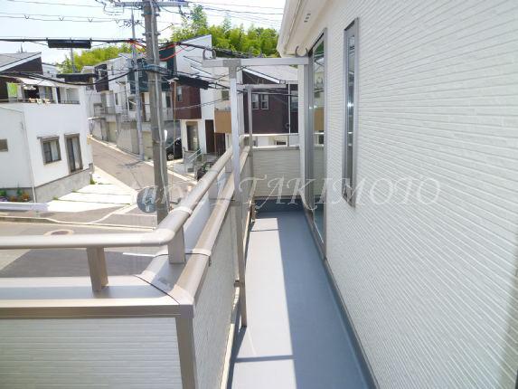 Balcony. Balcony facing south! ! Yang per good! !