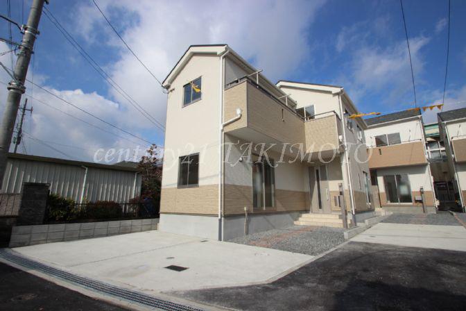 Local appearance photo. South-facing per ventilation ・ Lighting are both good! ! Anytime you can visit!