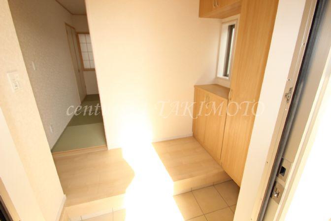 Entrance. Spacious entrance space