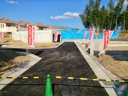 Local photos, including front road. It is a large town of all 10 compartments. There 4.7m the front road, You are exhilarating.