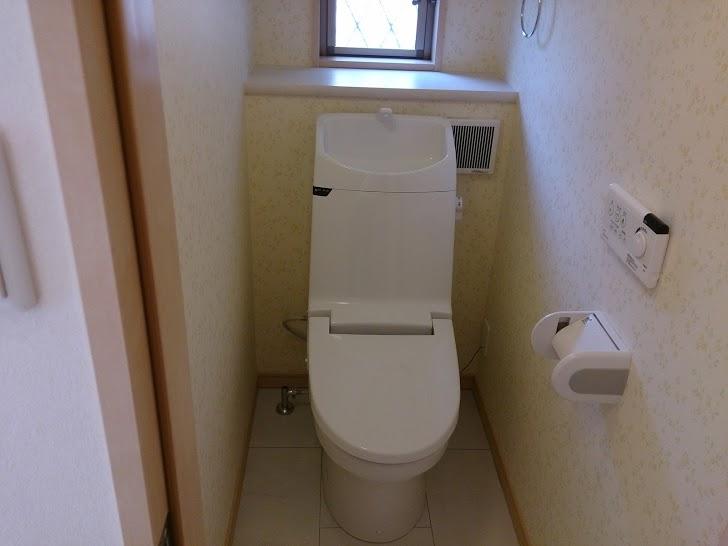 Toilet. Washlet is standard equipment.
