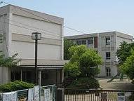 Primary school. Hirakata City Sada to elementary school (elementary school) 510m