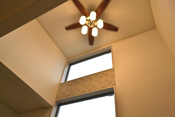 Living. The living blow the top we will find a ceiling fan. (No. 6 land model house)