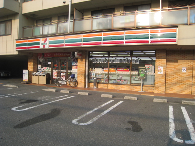 Convenience store. Seven-Eleven Hirakata Yamanoue 2-chome up (convenience store) 488m