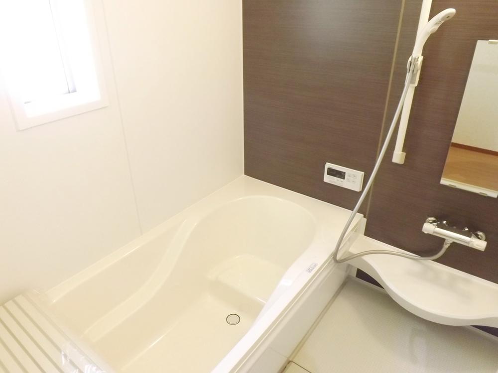 Bathroom. Local photo (bathroom) Bathroom heating dryer! Warm bath!