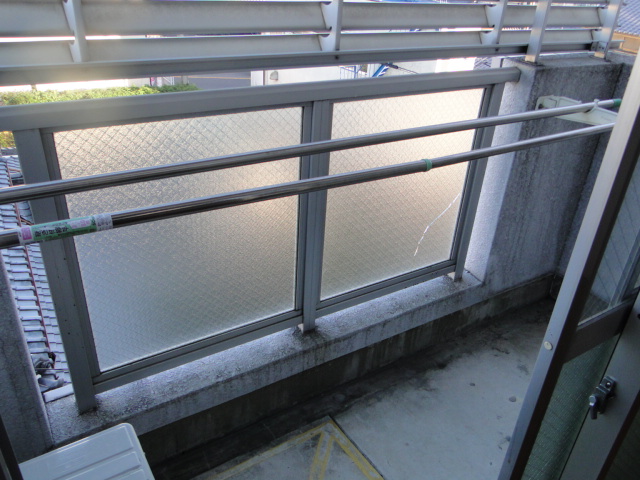 Balcony. Effortlessly washing in a wide veranda