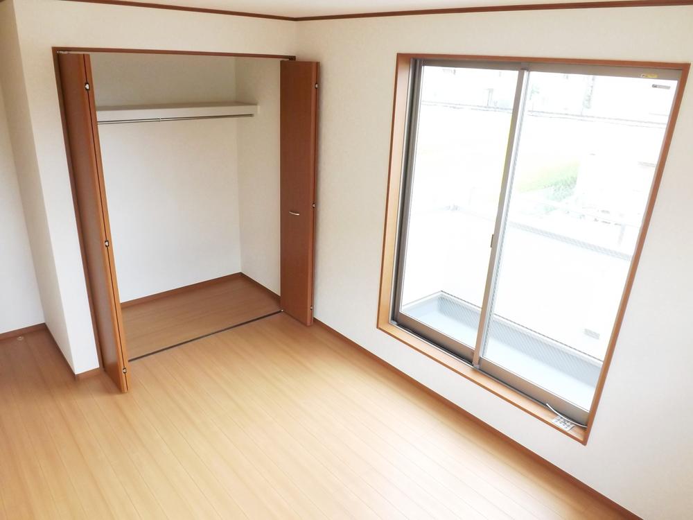 Non-living room. Local photos (Western-style)