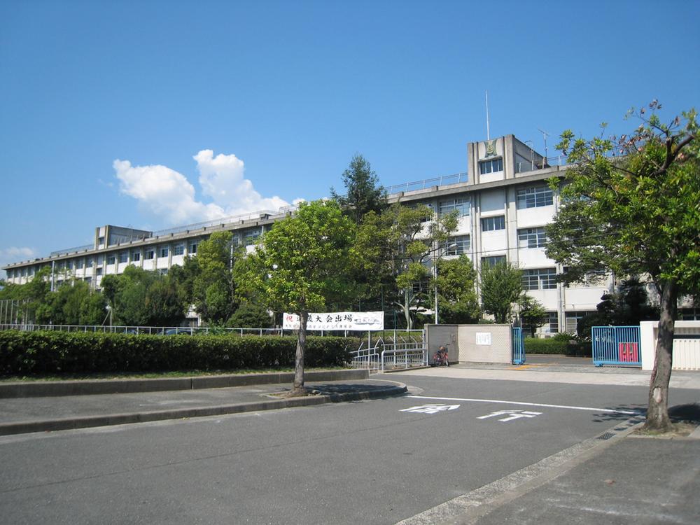 high school ・ College. 880m to Osaka Prefectural Makino high school