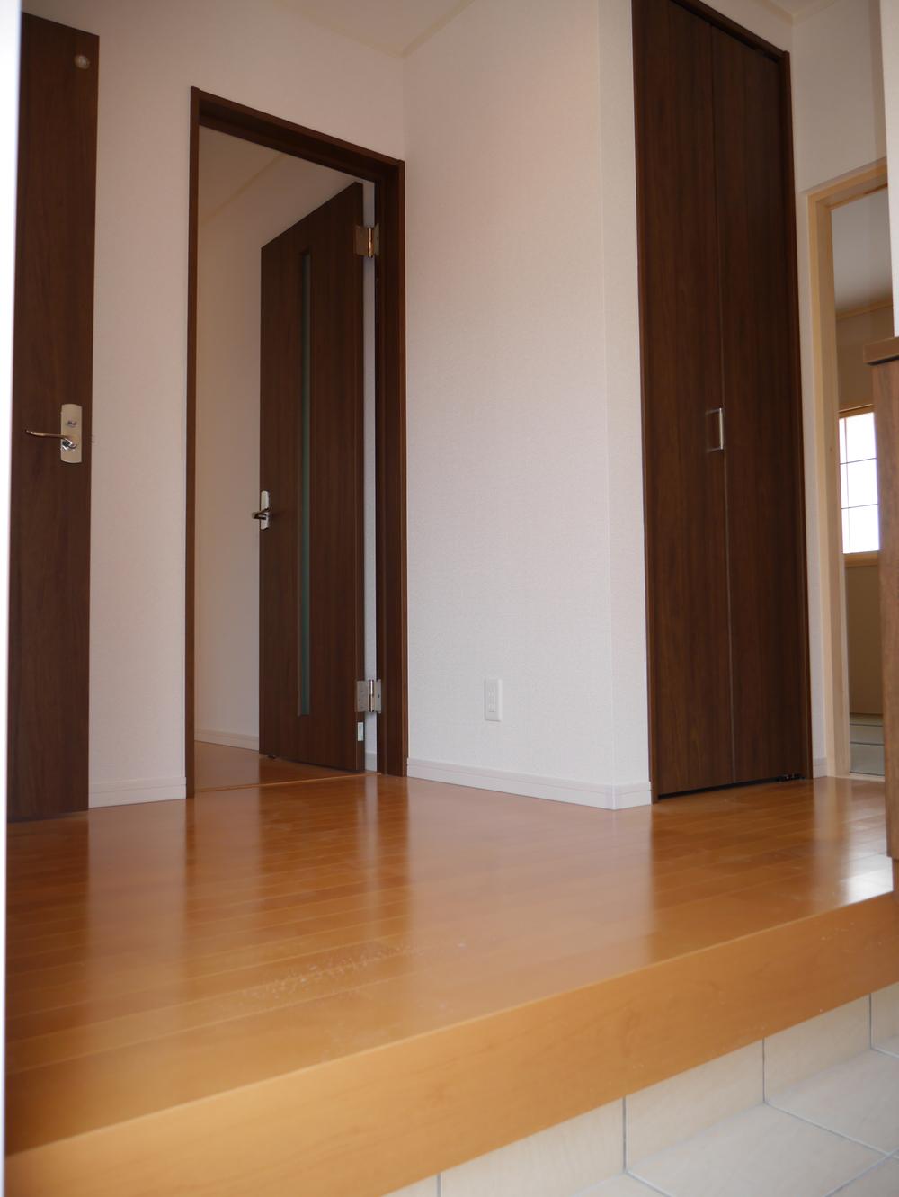 Entrance. Spacious entrance a feeling of opening